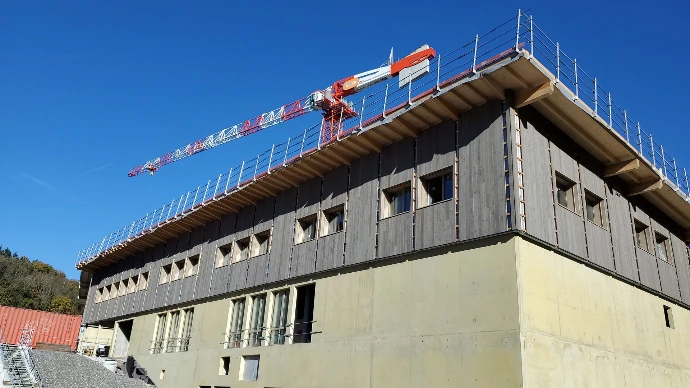 Façade collège bardage bois