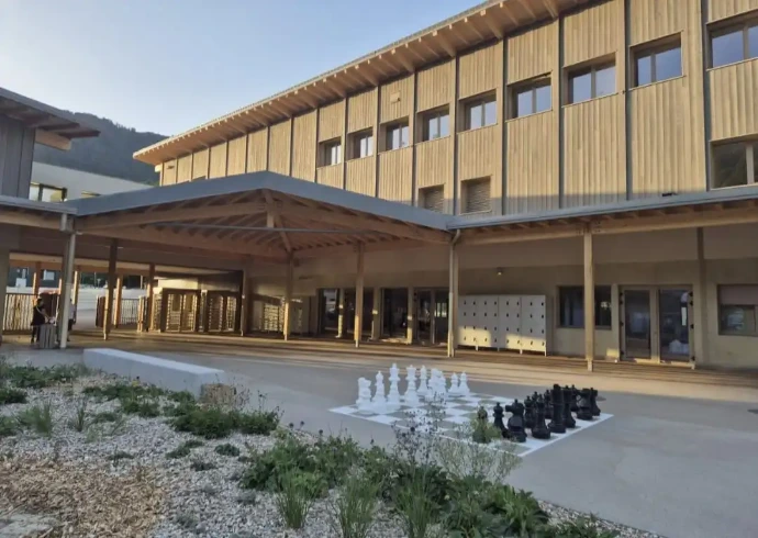 Façade et préau bois collège Gaspard Monge