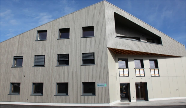 Bâtiment fini façade bois